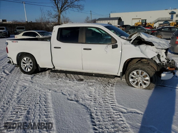 2022 Chevrolet Silverado 1500 Custom with VIN 1GCPDBEK4NZ588805, listed as a Copart auction lot 88979865 with 0 mi miles and Salvage Title. Bid and sale history available at carsss.com. Image 4.