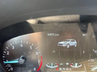 2020 Ford Escape SE z VIN 1FMCU0G62LUB45075, wystawiony jako IAAI lot #42743374 z przebiegiem 84 675 mil mil oraz . Historia ofert i sprzedaży dostępna na DreamBid. Obrazek 13.