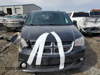 2017 Dodge Grand Caravan SXT with VIN 2C4RDGCG0HR589517, listed as a Copart auction lot 46526085 with 141,263 mi miles and Salvage Title. Bid and sale history available at DreamBid. Image 5.