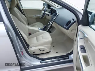 2016 Volvo XC60 T5 Drive-E Premier с VIN YV440MDK0G2784762, выставлен на аукционе IAAI как лот 42159471 с пробегом 59 951 миль миль и . История ставок и продаж доступна на DreamBid. Изображение 5.