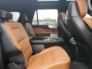 2019 Lincoln Navigator Reserve z VIN 5LMJJ3LT1KEL15753, wystawiony jako Copart lot #49267085 z przebiegiem 59 916 mil mil oraz Szkoda całkowita • Salvage title. Historia ofert i sprzedaży dostępna na DreamBid. Obrazek 11.