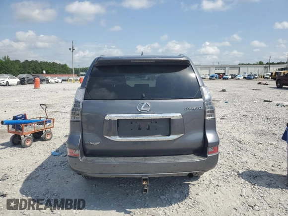 2019 Lexus GX 460 z VIN JTJBM7FX4K5214759, wystawiony jako Copart lot #54353205 z przebiegiem 94 478 mil mil oraz Szkody całkowita. Historia ofert i sprzedaży dostępna na DreamBid. Obrazek 6.