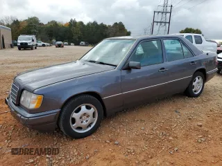 1995 Mercedes-Benz E Class with VIN WDBEA32E8SC233296, listed as a Copart auction lot 78461594 with 319,361 mi miles and Salvage Title. Bid and sale history available at carsss.com. Image 1.