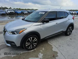 2020 Nissan Kicks SR z VIN 3N1CP5DV7LL532884, wystawiony jako Copart lot #58749755 z przebiegiem 78 846 mil mil oraz Czysty tytuł • Clean title. Historia ofert i sprzedaży dostępna na DreamBid. Obrazek 1.