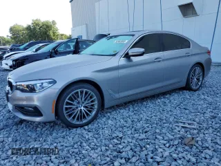 2018 BMW 5 Series 530i xDrive z VIN WBAJA7C53JWA72794, wystawiony jako Copart lot #53363565 z przebiegiem 76 928 mil mil oraz Szkoda całkowita • Salvage title. Historia ofert i sprzedaży dostępna na DreamBid. Obrazek 1.