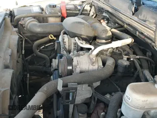 2008 Chevrolet Silverado 1500 Work Truck z VIN 1GCEC14XX8Z114914, wystawiony jako IAAI lot #42665602 z przebiegiem 117 617 mil mil oraz . Historia ofert i sprzedaży dostępna na DreamBid. Obrazek 13.
