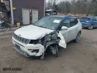 2019 Jeep Compass Latitude with VIN 3C4NJDBB9KT839577, listed as a IAAI auction lot 41421860 with 90,930 mi miles. Bid and sale history available at carsss.com. Image 18.