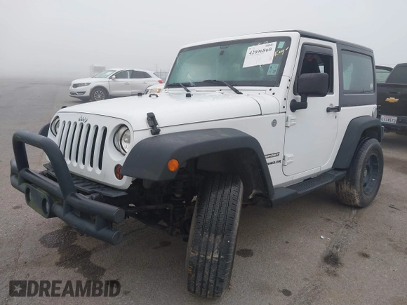 2013 Jeep Wrangler Sport z VIN 1C4AJWAG9DL653348, wystawiony jako IAAI lot #42096860 z przebiegiem 55 575 mil mil oraz . Historia ofert i sprzedaży dostępna na DreamBid. Obrazek 2.