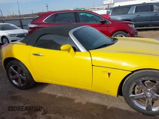 2007 Pontiac Solstice z VIN 1G2MB35B77Y132275, wystawiony jako IAAI lot #41435627 z przebiegiem 87 635 mil mil oraz . Historia ofert i sprzedaży dostępna na DreamBid. Obrazek 13.