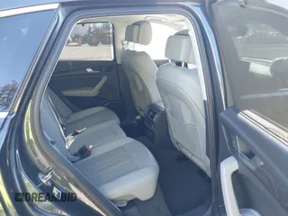 2018 Audi Q5 Premium Plus with VIN WA1BNAFY9J2125799, listed as a IAAI auction lot 42035992 with 59,403 mi miles. Bid and sale history available at carsss.com. Image 8.