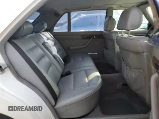1989 Mercedes-Benz 420 with VIN WDBCA35E0KA488250, listed as a Copart auction lot 81564394 with 166,966 mi miles and Clean Title. Bid and sale history available at carsss.com. Image 10.