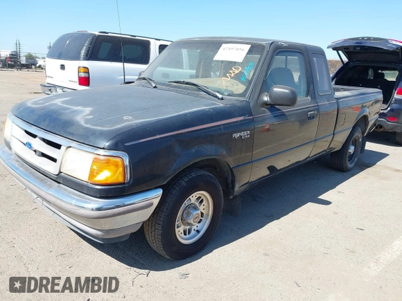 1995 Ford Ranger Splash z VIN 1FTCR14U4SPA42901, wystawiony jako IAAI lot #42497056 z przebiegiem 251 549 mil mil oraz . Historia ofert i sprzedaży dostępna na DreamBid. Obrazek 2.