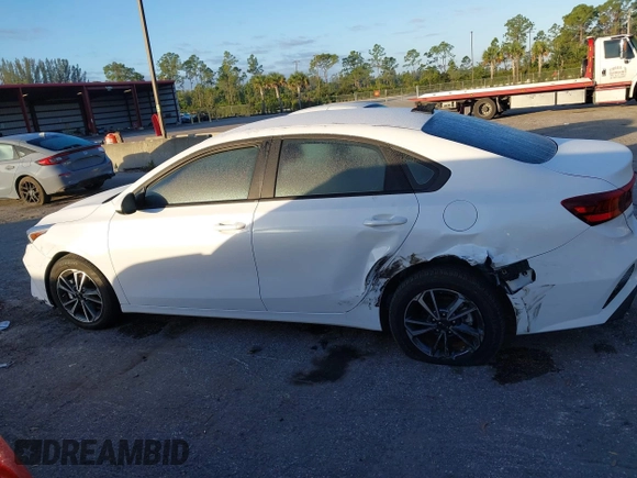 2024 Kia Forte LXS with VIN 3KPF24AD9RE775818, listed as a IAAI auction lot 41254335 with 3,013 mi miles and . Bid and sale history available at DreamBid. Image 15.