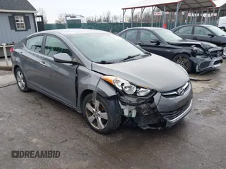 2013 Hyundai Elantra GLS z VIN 5NPDH4AE4DH453042, wystawiony jako IAAI lot #41228834 z przebiegiem 119 369 mil mil oraz . Historia ofert i sprzedaży dostępna na DreamBid. Obrazek 1.