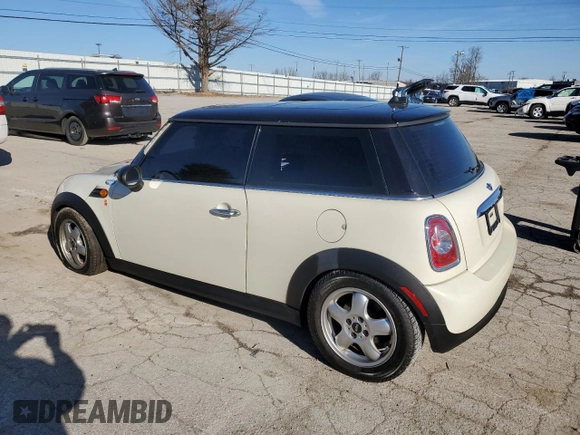 2011 MINI Hardtop с VIN WMWSU3C59BT099244, выставлен на аукционе Copart как лот 43682064 с пробегом 168 133 миль миль и Чистый • Clean title. История ставок и продаж доступна на DreamBid. Изображение 2.