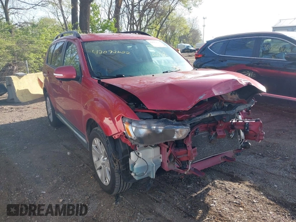 2013 Mitsubishi Outlander SE z VIN JA4JT3AWXDU019597, wystawiony jako IAAI lot #42092622 z przebiegiem 209 093 mil mil oraz . Historia ofert i sprzedaży dostępna na DreamBid. Obrazek 1.