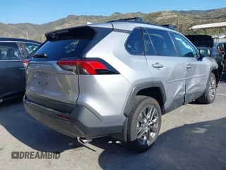 2024 Toyota RAV4 XLE Premium с VIN 2T3C1RFV0RC272866, выставлен на аукционе IAAI как лот 42249629 с пробегом 12 765 миль миль и . История ставок и продаж доступна на DreamBid. Изображение 4.