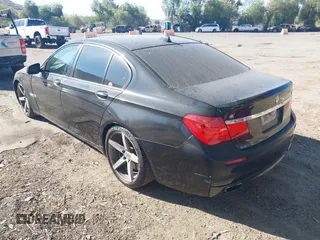 2012 BMW 7 Series 750i z VIN WBAKA8C52CDX01483, wystawiony jako IAAI lot #42626956 z przebiegiem 168 729 mil mil oraz . Historia ofert i sprzedaży dostępna na DreamBid. Obrazek 3.