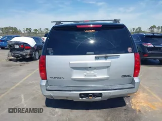 2014 GMC Yukon SLT with VIN 1GKS1CE04ER121301, listed as a IAAI auction lot 41825056 with 141,562 mi miles. Bid and sale history available at carsss.com. Image 17.