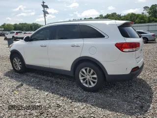 2017 Kia Sorento LX with VIN 5XYPG4A54HG214989, listed as a Copart auction lot 58235135 with 82,461 mi miles and Salvage title. Bid and sale history available at DreamBid. Image 2.