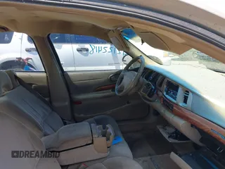 2000 Buick LeSabre Custom with VIN 1G4HP54K0Y4118122, listed as a IAAI auction lot 42122418 with 387,922 mi miles and . Bid and sale history available at carsss.com. Image 5.