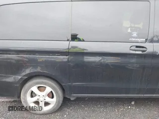 2017 Mercedes-Benz Metris Passenger z VIN WD4PG2EE0H3306061, wystawiony jako IAAI lot #40708071 z przebiegiem 130 873 mil mil oraz . Historia ofert i sprzedaży dostępna na DreamBid. Obrazek 19.