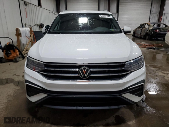 2022 Volkswagen Tiguan SE z VIN 3VV2B7AX9NM106198, wystawiony jako Copart lot #59867485 z przebiegiem 23 940 mil mil oraz Szkoda całkowita • Salvage title. Historia ofert i sprzedaży dostępna na DreamBid. Obrazek 5.