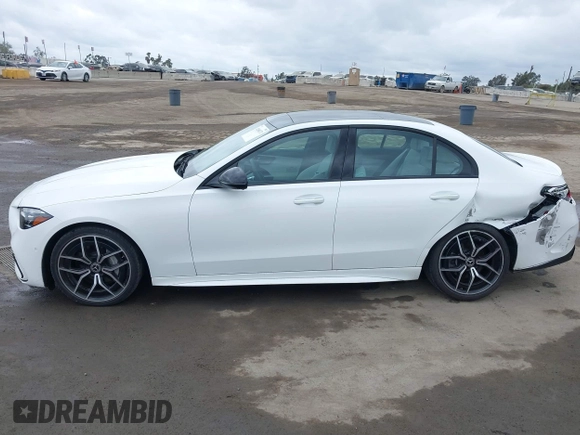 2023 Mercedes-Benz C 300 z VIN W1KAF4GB3PR121215, wystawiony jako IAAI lot #42068171 z przebiegiem 15 082 mil mil oraz . Historia ofert i sprzedaży dostępna na DreamBid. Obrazek 14.