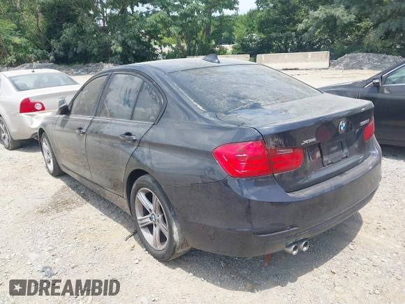 2015 BMW 3 Series 328i xDrive с VIN WBA3B5C54FF961859, выставлен на аукционе IAAI как лот 42647467 с пробегом Не указан миль и . История ставок и продаж доступна на DreamBid. Изображение 3.