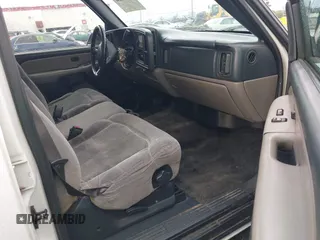 2001 Chevrolet Suburban LS with VIN 3GNEC16T21G209183, listed as a IAAI auction lot 41503236 with 216,462 mi miles. Bid and sale history available at carsss.com. Image 5.