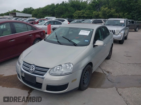 2010 Volkswagen Jetta S с VIN 3VWJZ7AJ8AM026075, выставлен на аукционе IAAI как лот 42402168 с пробегом 172 971 миль миль и . История ставок и продаж доступна на DreamBid. Изображение 2.