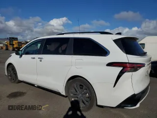 2024 Toyota Sienna XSE with VIN 5TDDRKEC7RS192680, listed as a Copart auction lot 87912735 with 27,806 mi miles and Clean Title. Bid and sale history available at carsss.com. Image 2.