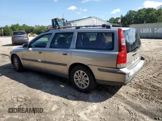 2001 Volvo V70 with VIN YV1SW61R611127879, listed as a Copart auction lot 72769494 with 286,405 mi miles and Salvage Title. Bid and sale history available at carsss.com. Image 2.