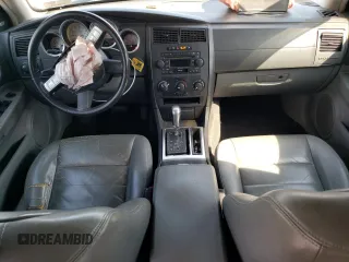 2005 Dodge Magnum RT z VIN 2D4GV58245H625767, wystawiony jako Copart lot #60228194 z przebiegiem 163 944 mil mil oraz Szkoda całkowita • Salvage title. Historia ofert i sprzedaży dostępna na DreamBid. Obrazek 8.