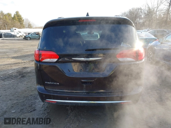 2017 Chrysler Pacifica Touring L z VIN 2C4RC1BG0HR526659, wystawiony jako IAAI lot #41752301 z przebiegiem 181 433 mil mil oraz . Historia ofert i sprzedaży dostępna na DreamBid. Obrazek 16.