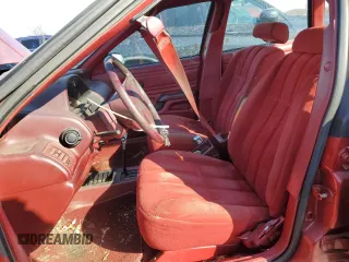 1988 Ford Tempo z VIN 1FAPP36X3JK242180, wystawiony jako Copart lot #43068915 z przebiegiem 508 437 mil mil oraz Tytuł czysty. Historia ofert i sprzedaży dostępna na DreamBid. Obrazek 7.