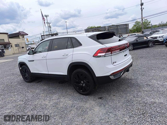 2024 Volkswagen Atlas SE z VIN 1V2KE2CA8RC228414, wystawiony jako Copart lot #58786605 z przebiegiem 11 715 mil mil oraz Szkoda całkowita • Salvage title. Historia ofert i sprzedaży dostępna na DreamBid. Obrazek 2.