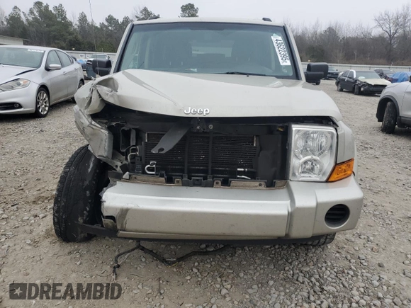 2008 Jeep Commander Sport with VIN 1J8HH48K98C153360, listed as a Copart auction lot 43622395 with 208,773 mi miles and Salvage title. Bid and sale history available at DreamBid. Image 5.