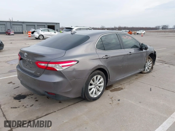2019 Toyota Camry LE z VIN 4T1B11HK7KU759723, wystawiony jako IAAI lot #41679210 z przebiegiem 35 613 mil mil oraz . Historia ofert i sprzedaży dostępna na DreamBid. Obrazek 4.