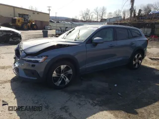 2023 Volvo V60 Plus z VIN YV4L12WZ6P2110672, wystawiony jako Copart lot #46479924 z przebiegiem 12 077 mil mil oraz . Historia ofert i sprzedaży dostępna na DreamBid. Obrazek 1.