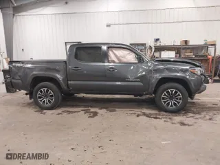 2020 Toyota Tacoma 4WD SR5 with VIN 3TMCZ5AN9LM355230, listed as a IAAI auction lot 41240351 with 122,164 mi miles. Bid and sale history available at carsss.com. Image 13.