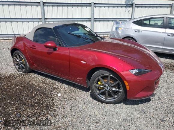 2020 Mazda MX-5 Miata Grand Touring z VIN JM1NDAD79L0415751, wystawiony jako Copart lot #71864574 z przebiegiem Nie podano mil oraz Szkoda całkowita • Salvage title. Historia ofert i sprzedaży dostępna na DreamBid. Obrazek 4.