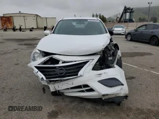 2015 Nissan Versa SV z VIN 3N1CN7AP0FL834609, wystawiony jako Copart lot #55359315 z przebiegiem 112 408 mil mil oraz Szkoda całkowita • Salvage title. Historia ofert i sprzedaży dostępna na DreamBid. Obrazek 5.