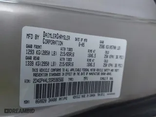 2005 Dodge Caravan SXT with VIN 2D4GP44L55R596566, listed as a IAAI auction lot 41052753 with 109,031 mi miles. Bid and sale history available at carsss.com. Image 9.