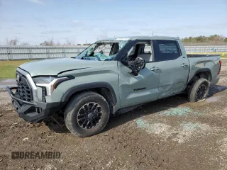 2022 Toyota Tundra 4WD SR5 with VIN 5TFLA5DB0NX037602, listed as a Copart auction lot 45083185 with 35,299 mi miles and Salvage Title. Bid and sale history available at carsss.com. Image 1.