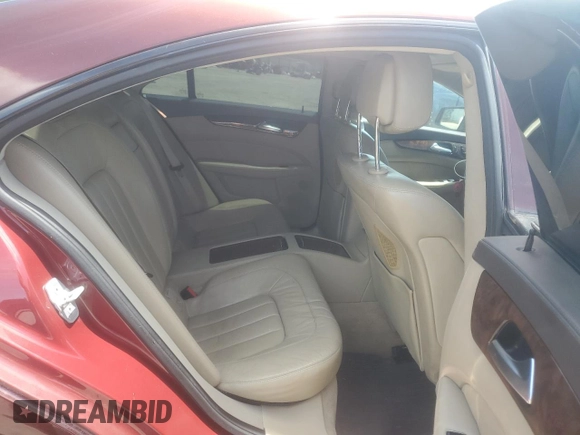 2013 Mercedes-Benz CLS 550 z VIN WDDLJ7DB9DA072058, wystawiony jako Copart lot #62888085 z przebiegiem 128 936 mil mil oraz Szkoda całkowita • Salvage title. Historia ofert i sprzedaży dostępna na DreamBid. Obrazek 10.