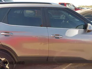 2024 Kia Seltos EX z VIN KNDERCAA3R7603839, wystawiony jako IAAI lot #41830414 z przebiegiem 19 414 mil mil oraz . Historia ofert i sprzedaży dostępna na DreamBid. Obrazek 13.