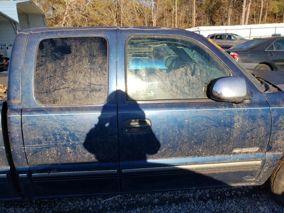 2001 Chevrolet Silverado 1500 LT with VIN 1GCEC19T11Z180375, listed as a Copart auction lot 84170524 with 180,728 mi miles and Salvage Title. Bid and sale history available at carsss.com. Image 10.