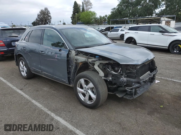 2020 Audi Q3 Premium z VIN WA1AECF38L1095702, wystawiony jako Copart lot #53888035 z przebiegiem 44 414 mil mil oraz Szkoda całkowita • Salvage title. Historia ofert i sprzedaży dostępna na DreamBid. Obrazek 4.