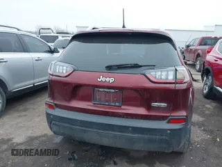 2019 Jeep Cherokee Latitude Plus z VIN 1C4PJLLBXKD420578, wystawiony jako IAAI lot #41462302 z przebiegiem 116 277 mil mil oraz . Historia ofert i sprzedaży dostępna na DreamBid. Obrazek 17.